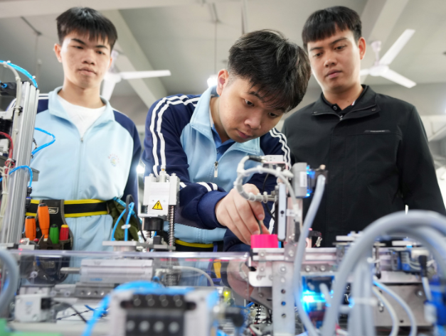 添加教育元素鼓舞高中校园与工作校园打开工作体会社会实践 添加教育元素鼓舞高中校园与工作校园打开工作体会社会实践