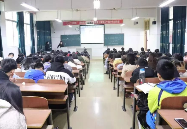 筑牢根基体现出以教育科技人才交融支撑高质量发展的前瞻性布