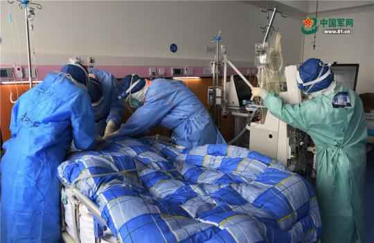 因为有你们,武汉走进了一个温暖的春天